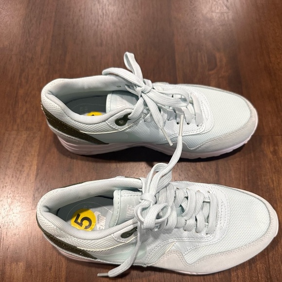 Nike Women's Air Max Running Sneakers Light Blue Size 5 - Picture 4 of 13